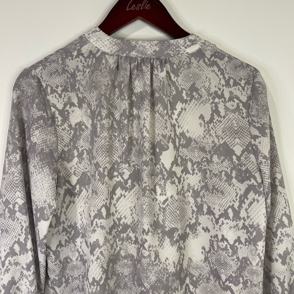 Jennifer Lopez Gray Snake Print Blouse - Picture 9 of 10